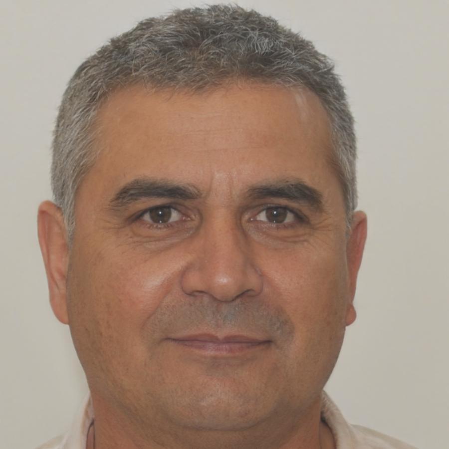 Миклош Винцце - специалист по управлению рисками